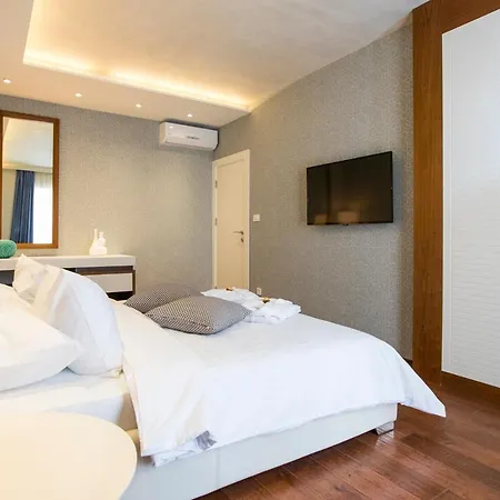 Villa Zavrelje Sleeps 8 Pool Wifi Mlini